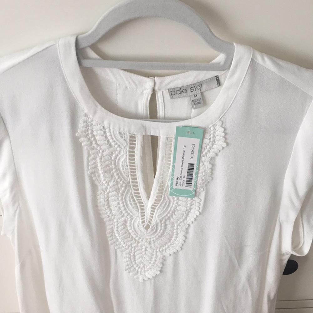 Pale Sky size M white top, Stitch Fix - NWT